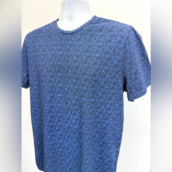 🛍️DALYDRESS Navy blue geometric print Men’s pullover size L. - Picture 2 of 12